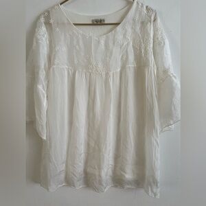 Via SIGNORIA MADE IN  ITALY 100% silk blouse, off white, embroidered size M